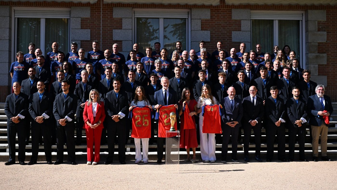 La Selección Española luce trajes de Loewe de 3.000 euros en su visita a Zarzuela