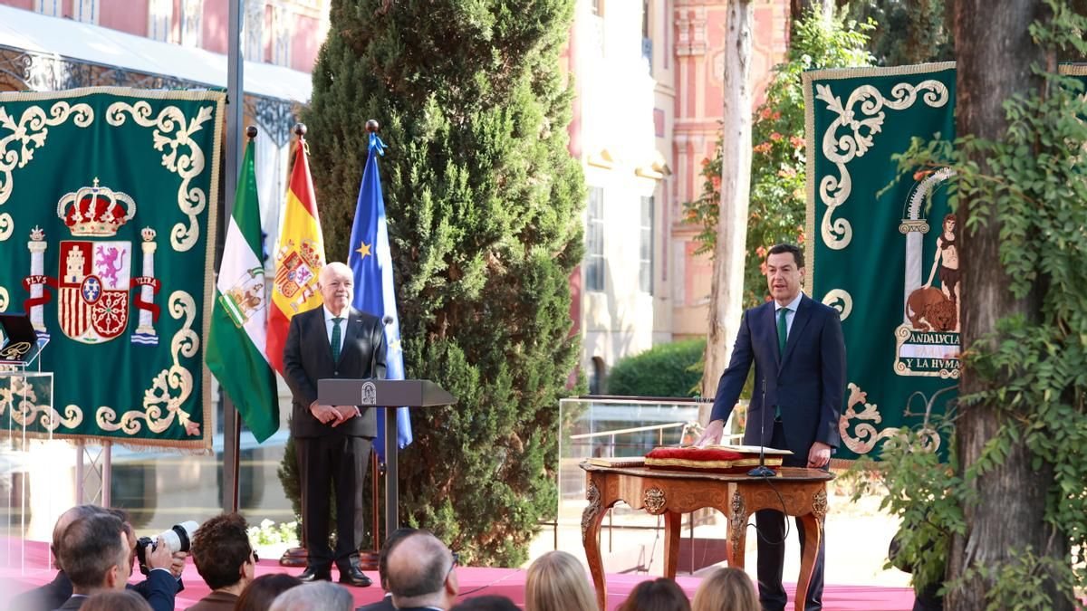 Moreno asume su tercer mandato en Andalucía tras pactar con Vox y defiende los acuerdos políticos