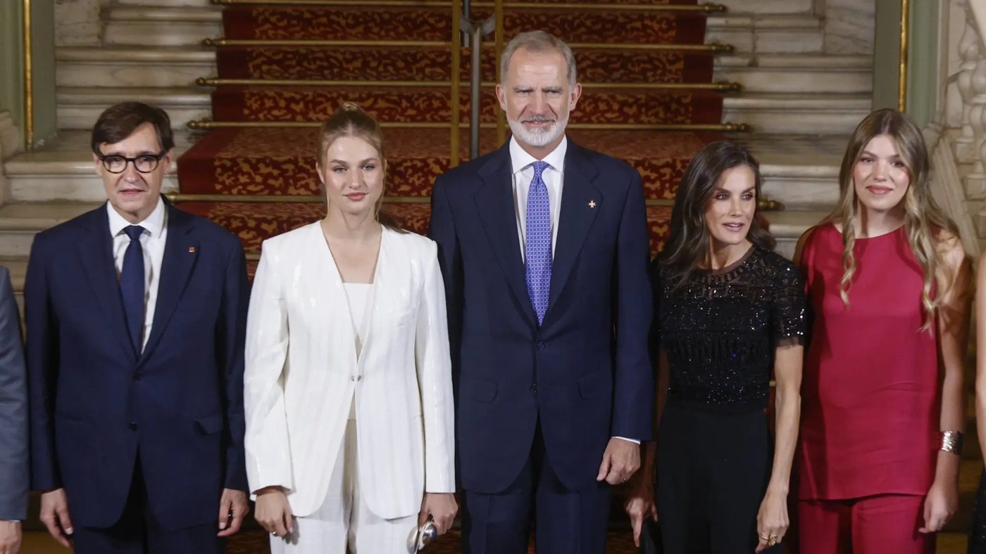 Los Reyes y sus hijas presiden en Barcelona la entrega de los Premios Princesa de Girona