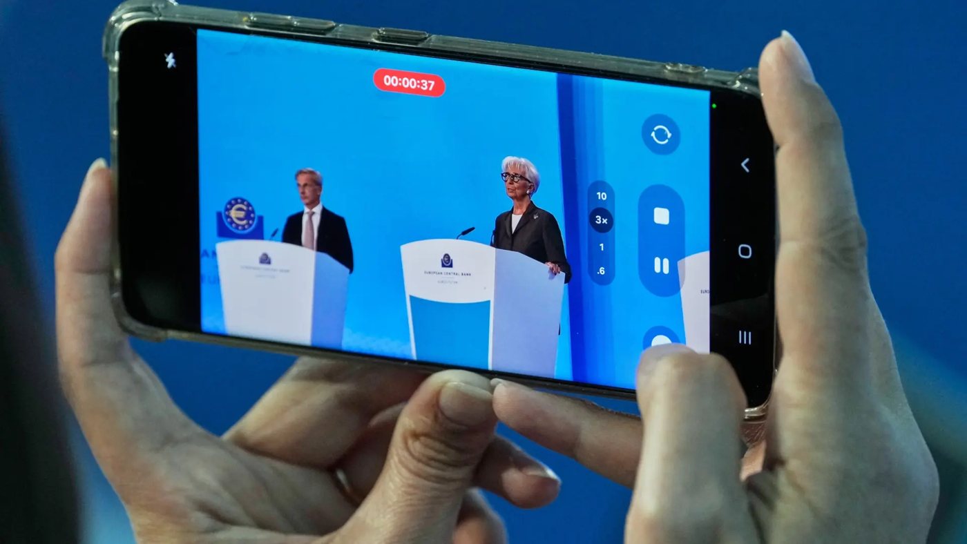 Lagarde asegura que seguirá al frente del BCE al menos hasta finales de 2026