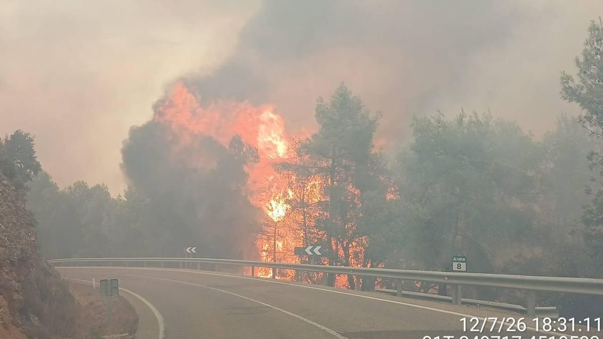 El incendio de Peñarroya de Tastavins sigue siendo «preocupante»: la UME se incorpora tras varios desalojos