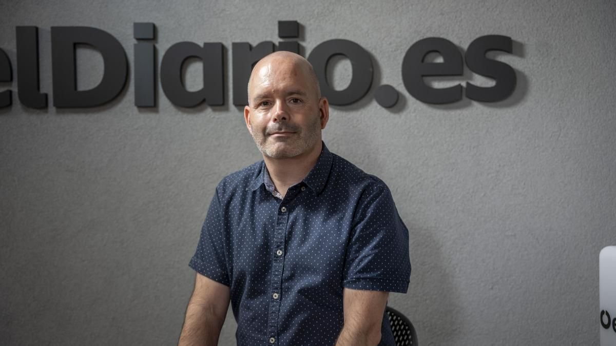 Rubén del Campo, AEMET: "Un cambio en la dirección del viento va a dificultar la extinción de los incendios este sábado"