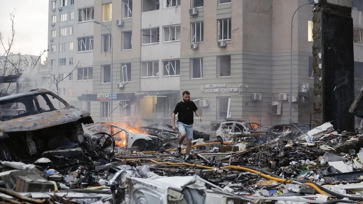 Al menos 11 muertos y 46 heridos en un nuevo ataque masivo ruso contra Kiev