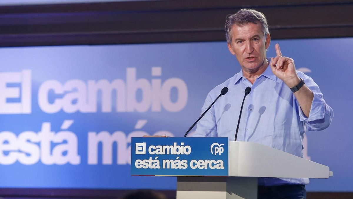 Feijóo acusa al Gobierno de buscar «alterar el censo» con la ley de nietos