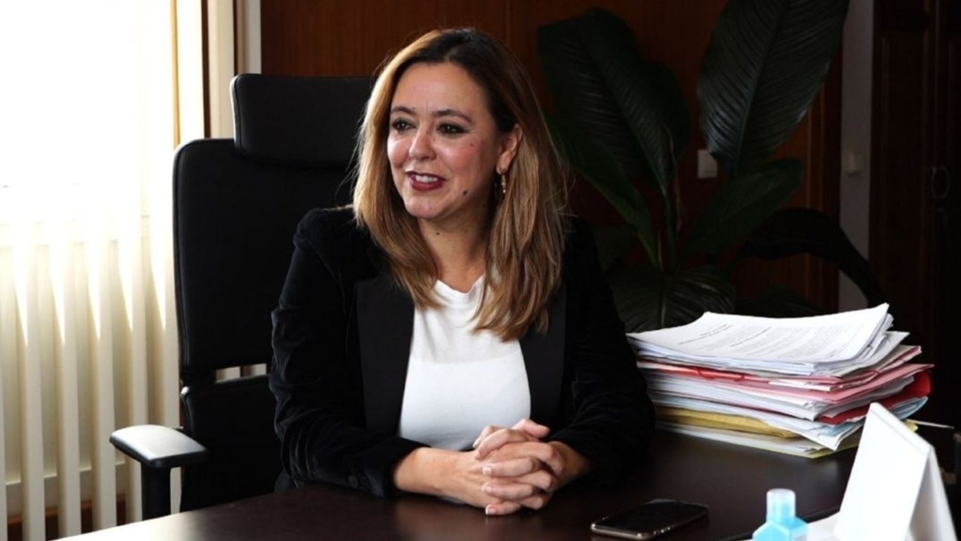 El fiscal aprecia indicios de malversación y falsedad documental contra la diputada socialista María Dolores Corujo