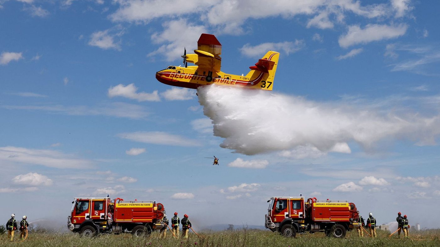 Cuatro aviones Canadair CL-415 refuerzan la lucha contra los incendios en España