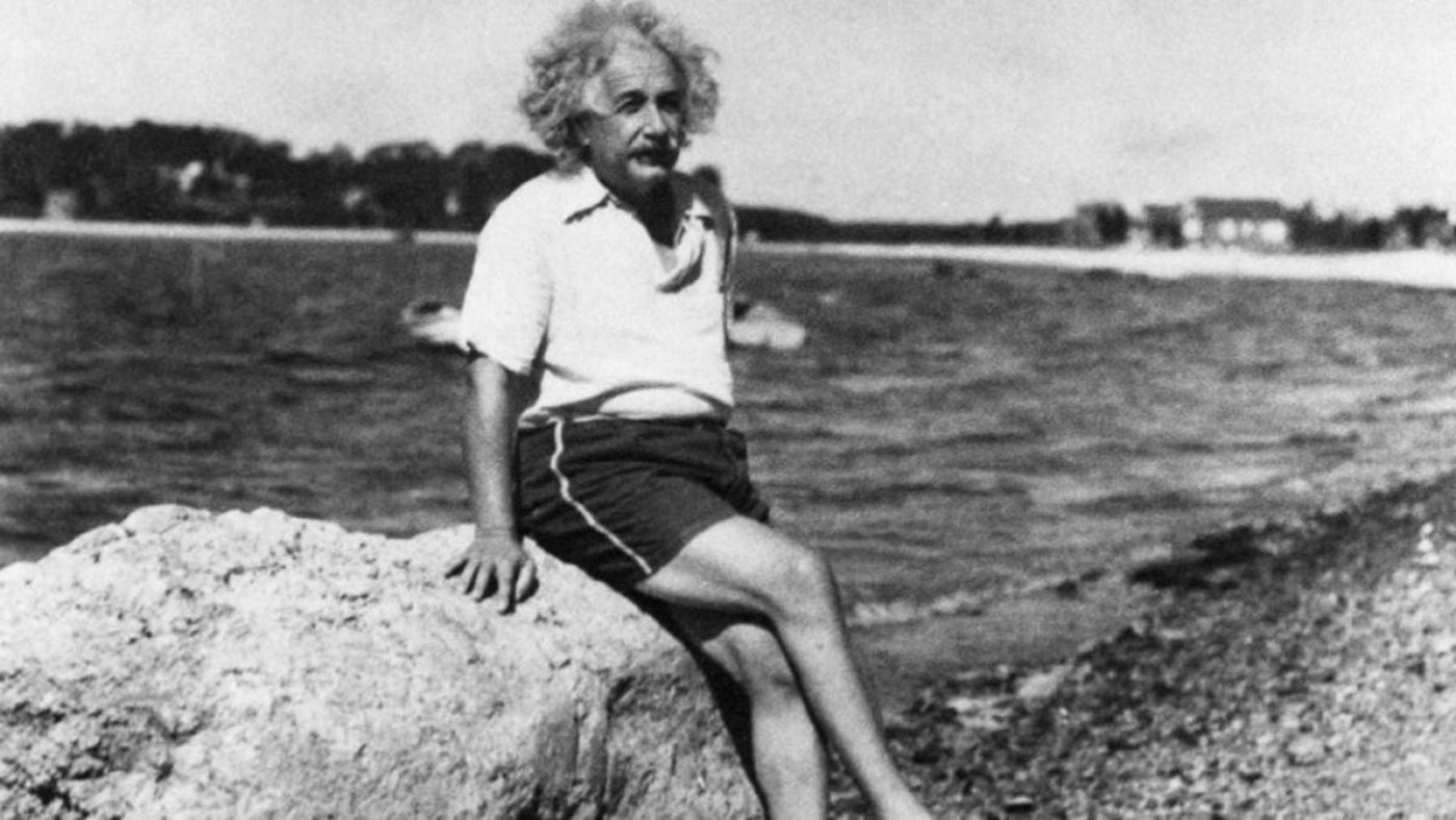 La soledad voluntaria estimula la mente creativa, según una reflexión de Albert Einstein